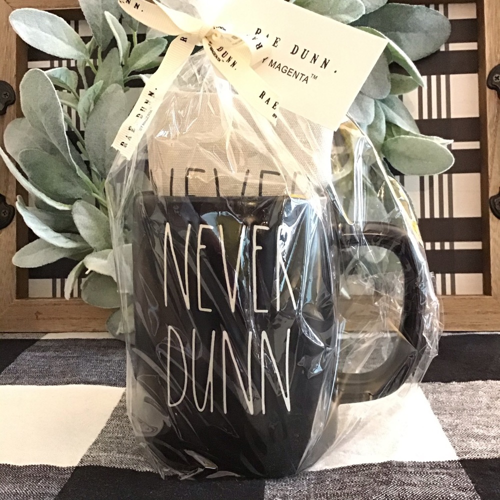 NWT🖤☕️Rae Dunn “Never Dunn” Black Mug & Tea Towel - Picture 7 of 10